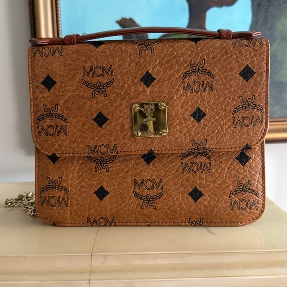 MCM RARE VINTAGE MCM MINI TOTE AND CROSSBODY BAG. PRISTINE CONDITION. - Picture 9 of 15